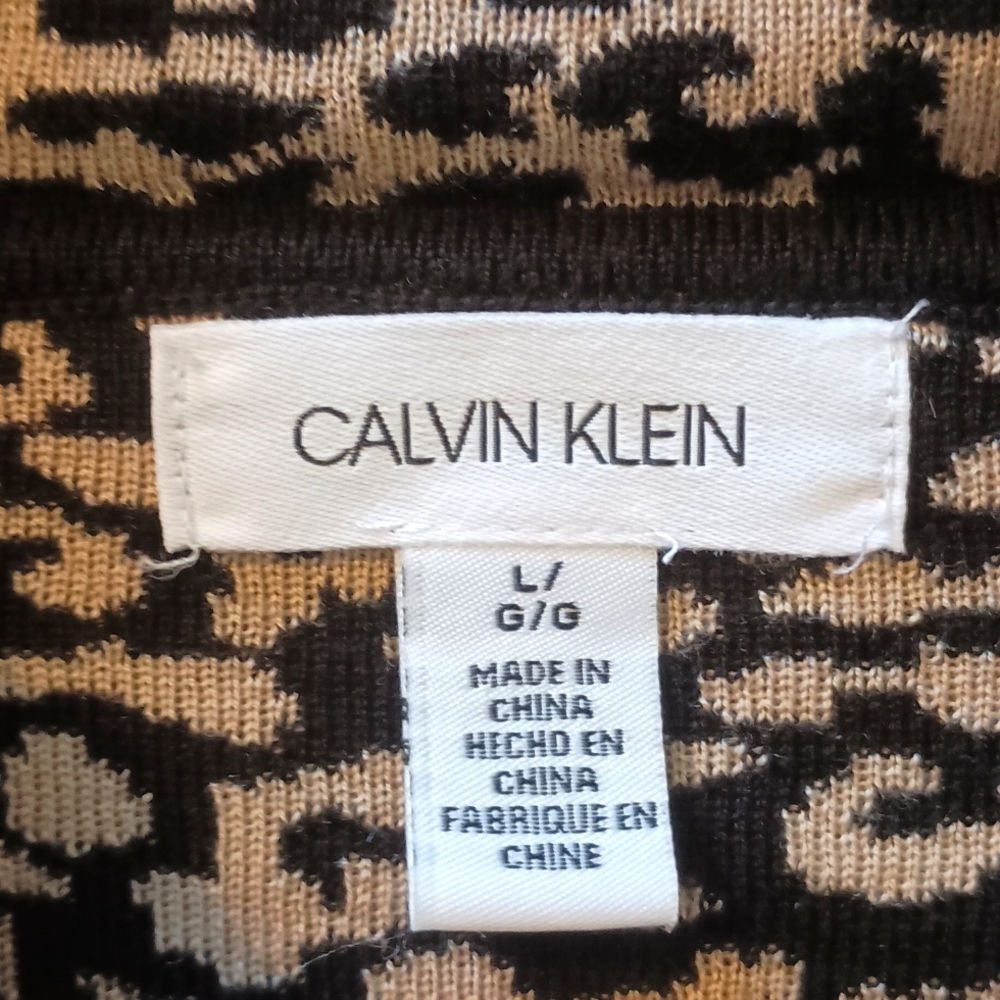 Calvin Klein Sweater - Picture 6 of 7